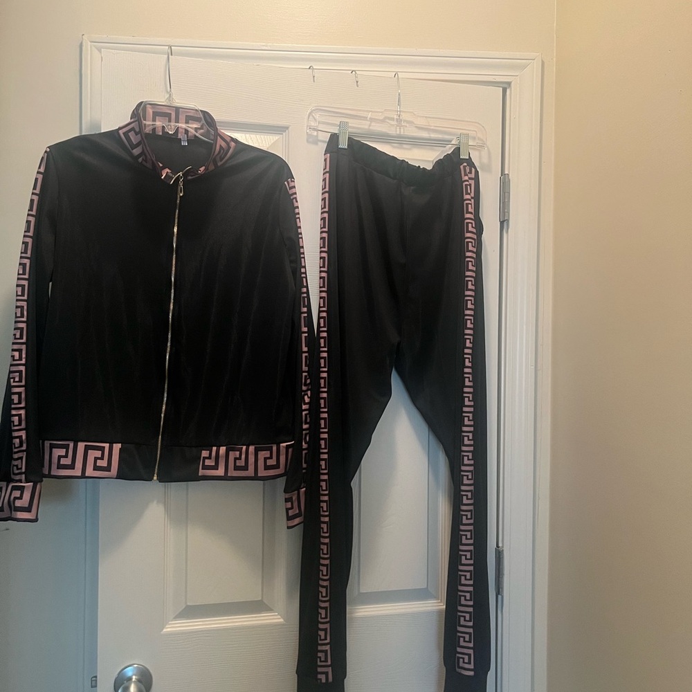 Chic Black and Pink Geometric Track Suit